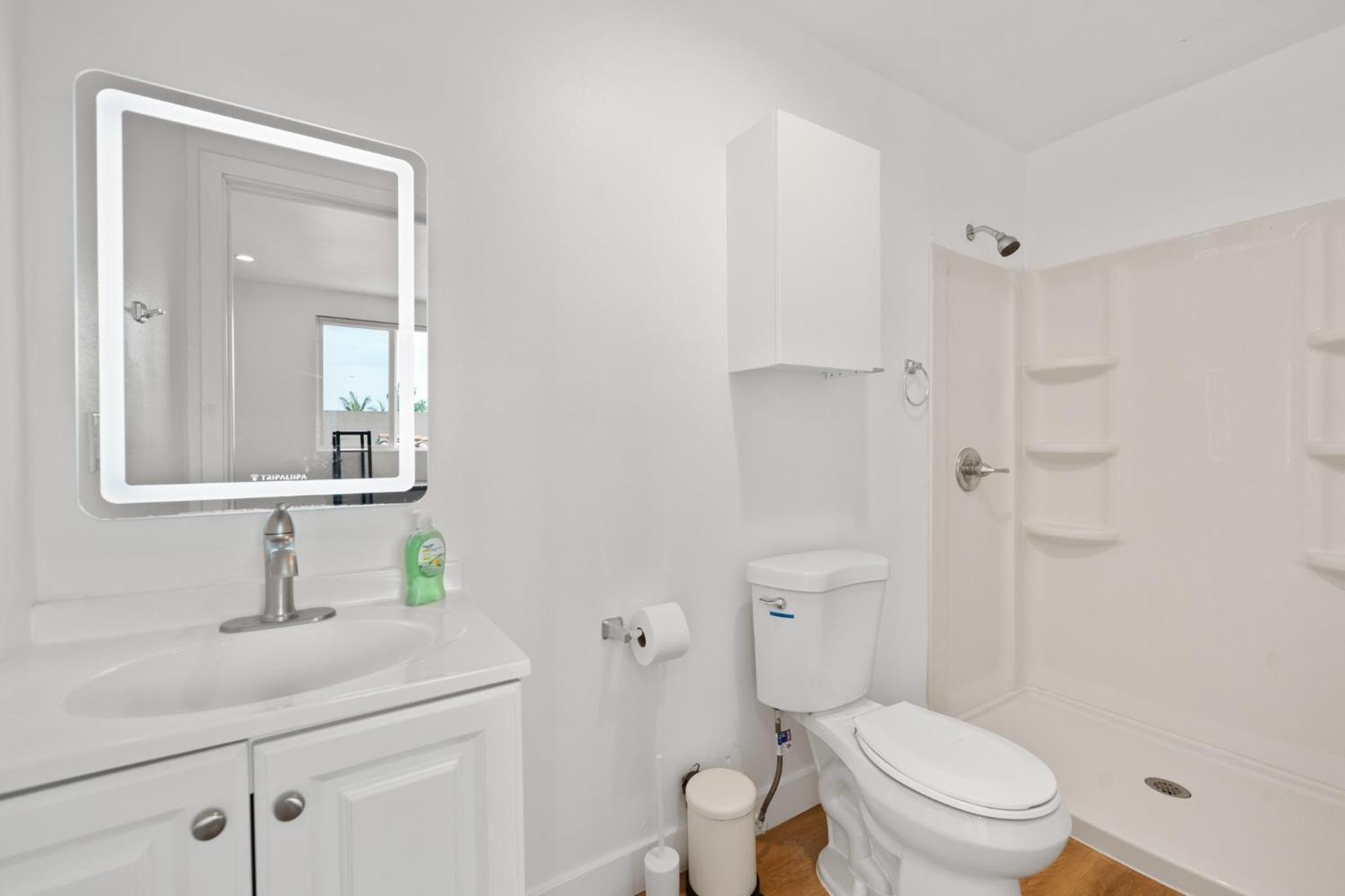 Modern Getaway In The Heart Of La Near Usc, Private Room With Share Living Room And Kitchen Los Angeles Exterior photo