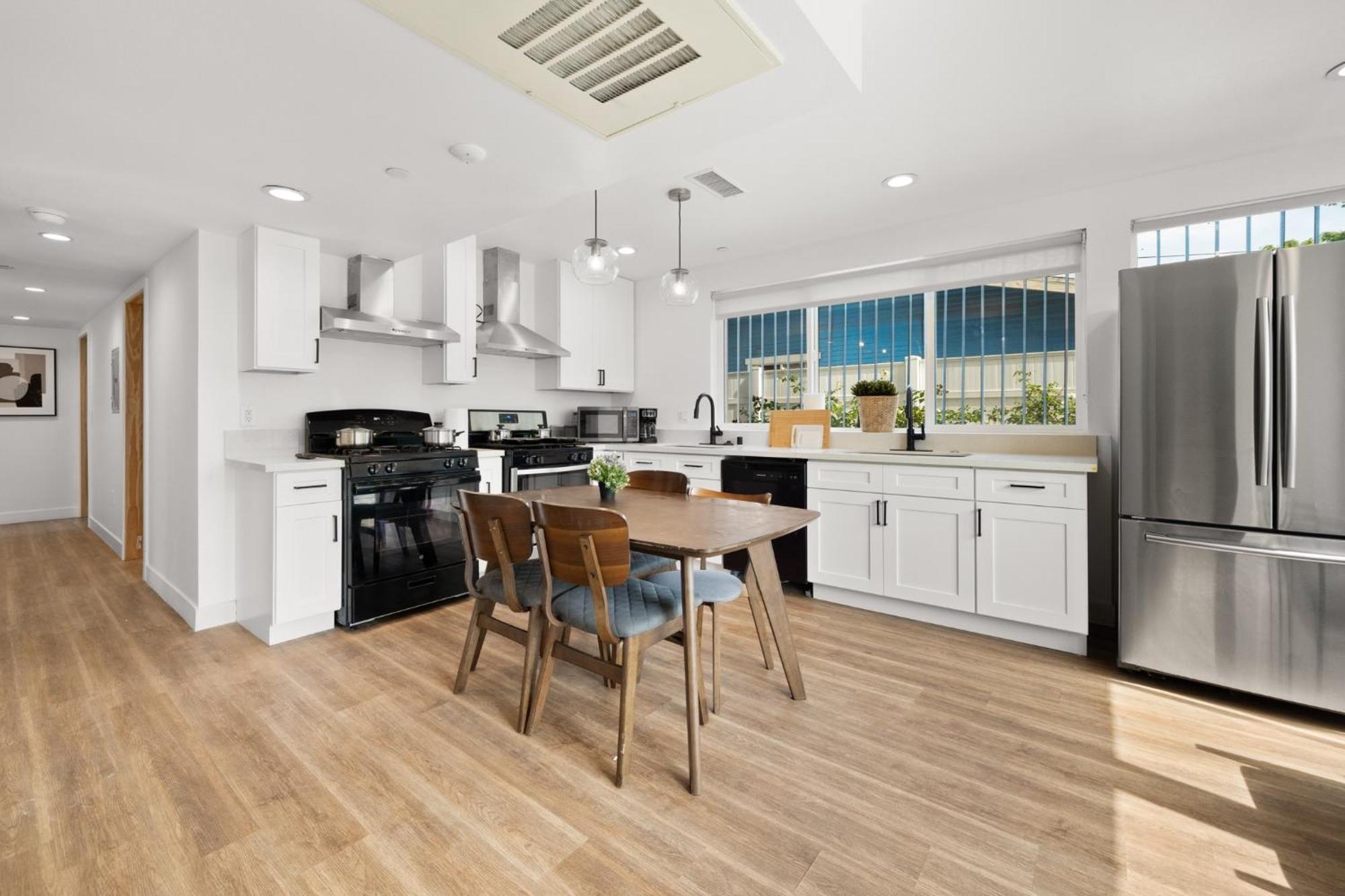 Modern Getaway In The Heart Of La Near Usc, Private Room With Share Living Room And Kitchen Los Angeles Exterior photo